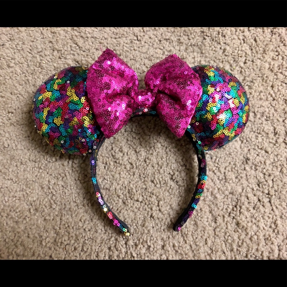 ‼️SOLD‼️ Rainbow Sequin Disney Minnie Ears